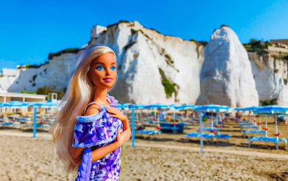 Barbie fa tappa sul Gargano: ecco la bambola alla scoperta di Vieste